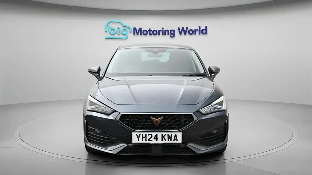 Usado Cupra Leon 150 CV (110 kW) 2024 Gris Utilitario