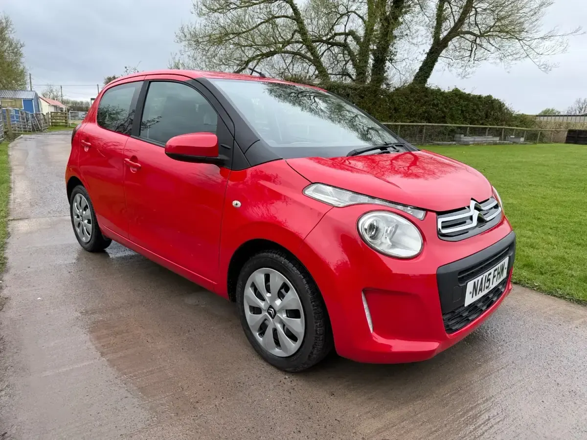 Używany Citroën C1 Feel 68 KM (50 kW) 2015 Czerwony Hatchback