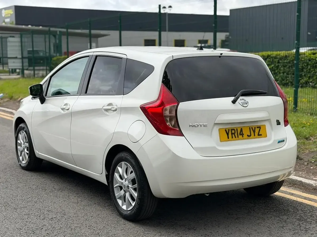 Used Nissan Note Acenta Premium 80 HP (58 kW) 2014 White Hatchback