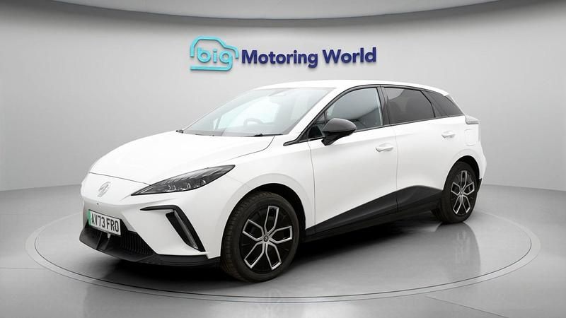 Used MG MG4 EV Trophy 147 kW (201 HP) 2023 White Hatchback