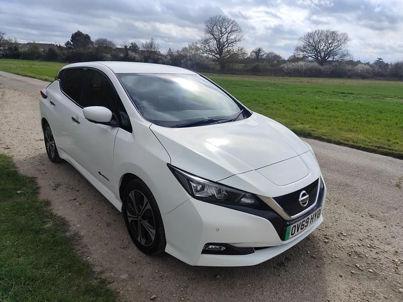 Used Nissan Leaf Tekna 110 kW (150 HP) 2019 White Hatchback