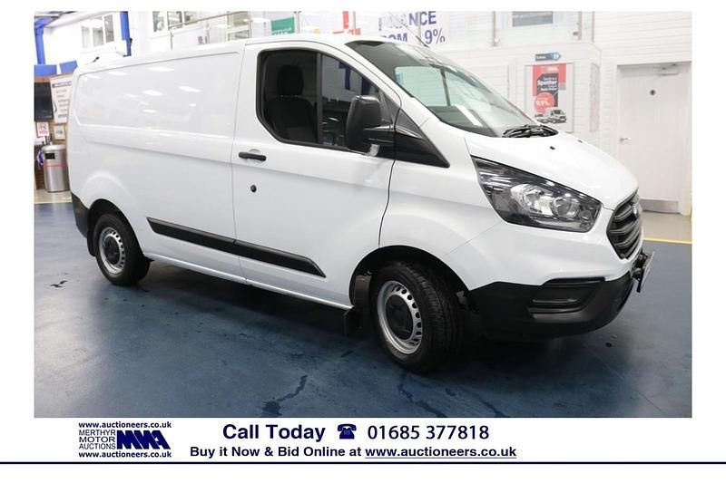 White Used 2018 Ford Transit Custom Van | £9,880 (Expensive) - Image 1/4