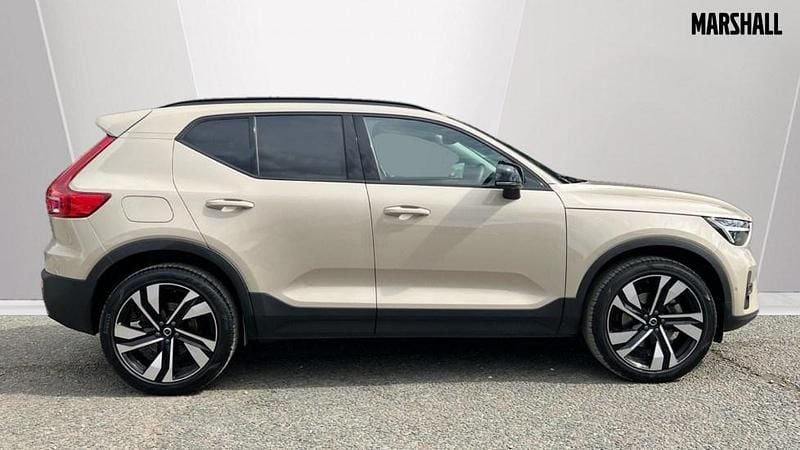Used Volvo XC40 Ultra 197 HP (144 kW) 2025 Gold  SUV