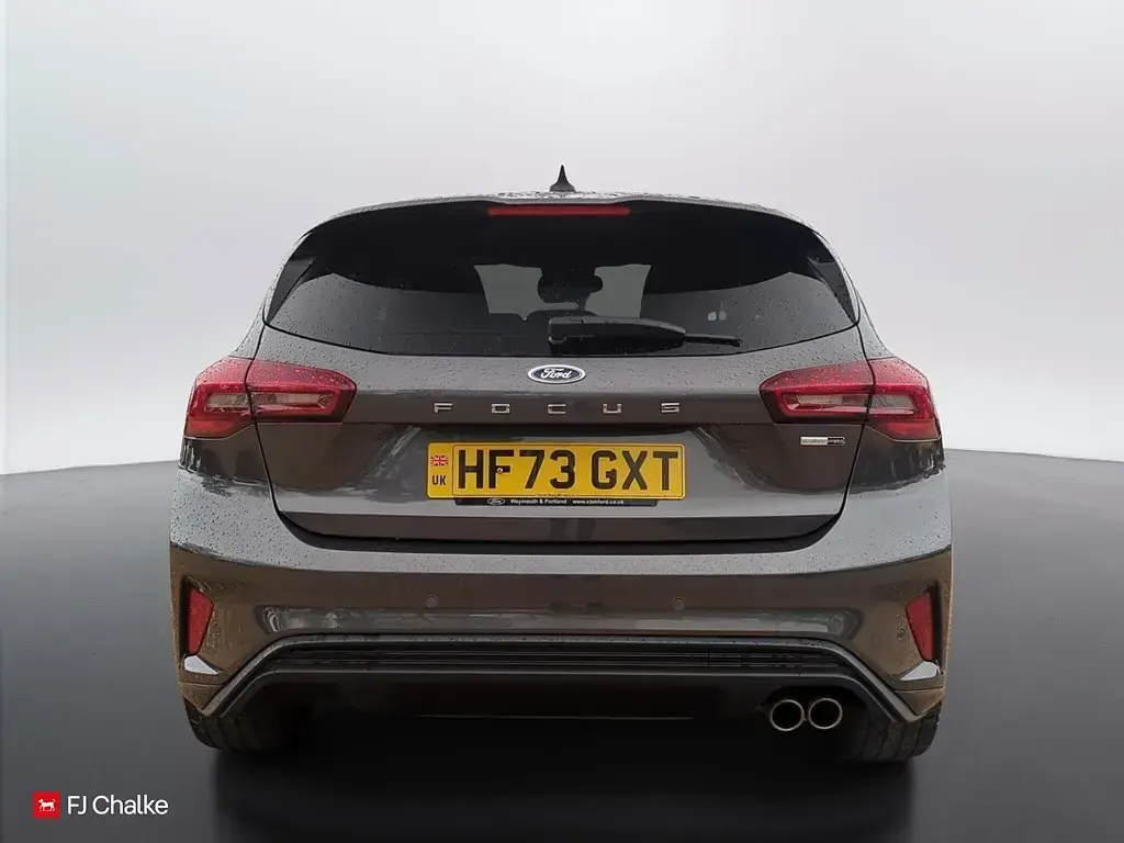 Käytetty Ford Focus ST-Line X 125 HP (91 kW) 2023 Harmaa Viistoperä