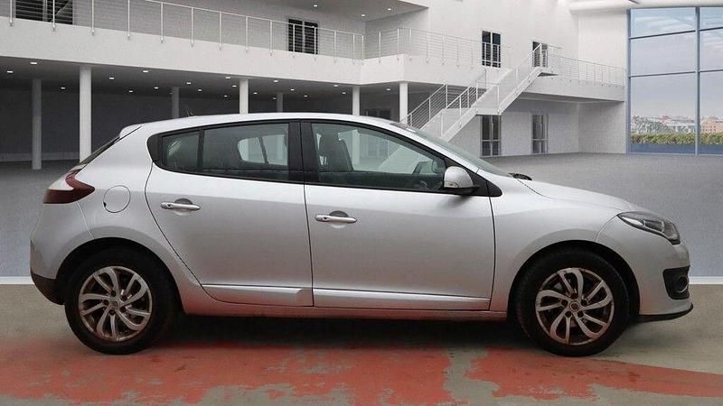 Used Renault Mégane III Dynamique 2015 Silver Hatchback