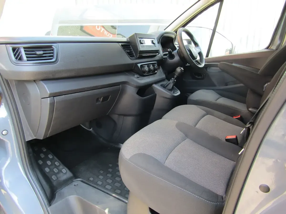 Used Renault Trafic Business 2023 Grey