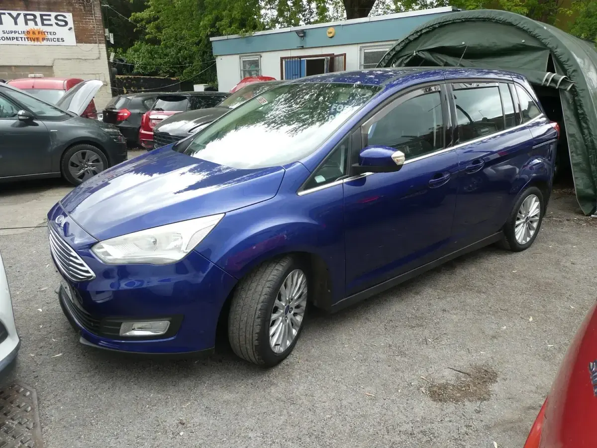 Used Ford Grand C-Max Titanium 120 HP (88 kW) 2015 Blue MPV