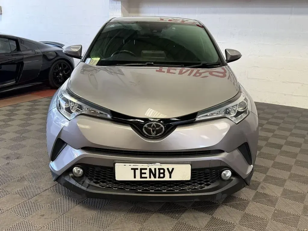 Used Toyota C-HR 116 HP (85 kW) 2018 Silver SUV