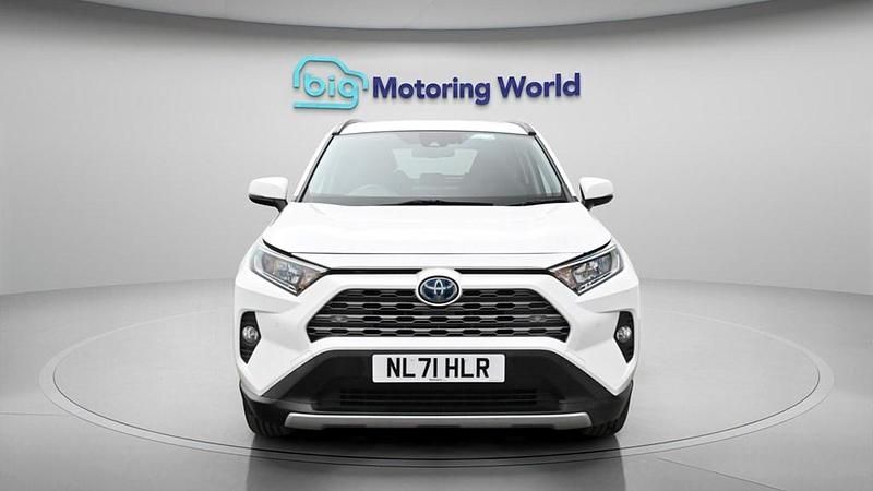 Used Toyota RAV4 Hybrid Design 222 HP (163 kW) 2021 White SUV