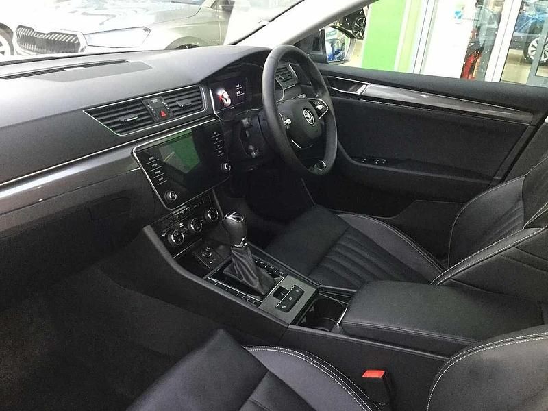 Used Skoda Superb SE L 160 HP (117 kW) 2023 Graphite grey metallic Hatchback