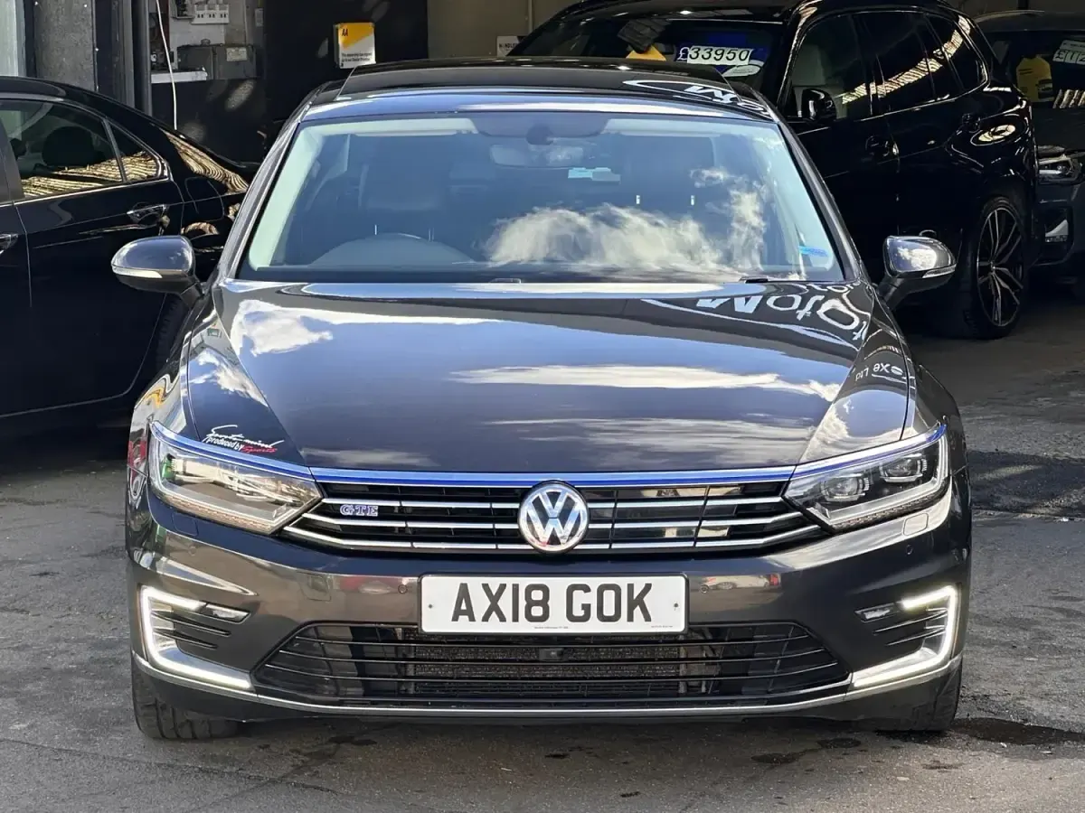 Usado VW Passat Advance 218 HP (160 kW) 2018 Cinzento Sedan