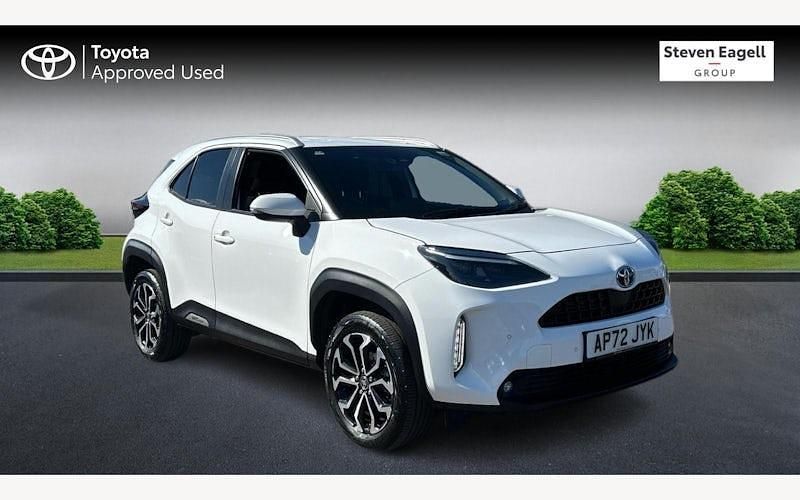 Used 2025 Toyota Yaris Hybrid Design Estate | £20,309 (Good price) - Image 1/4