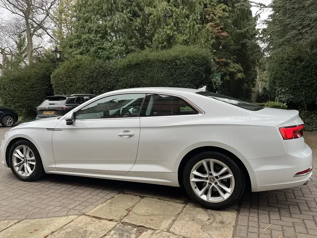 Usado Audi A5 Sport 190 HP (139 kW) 2017 Branco Coupé