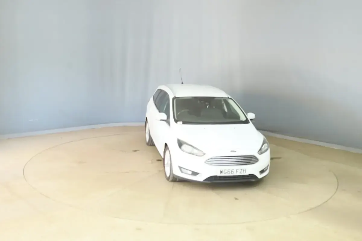 Used Ford Focus Titanium 125 HP (91 kW) 2016 White Estate