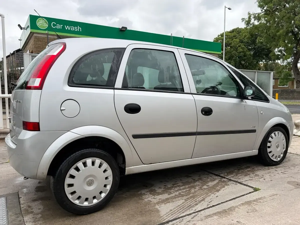 Used Vauxhall Meriva 2004 Silver MPV