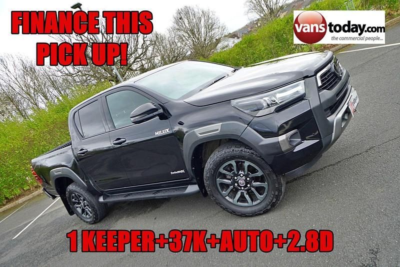 Used Toyota HiLux Luxury 204 HP (150 kW) 2023 Black Pickup