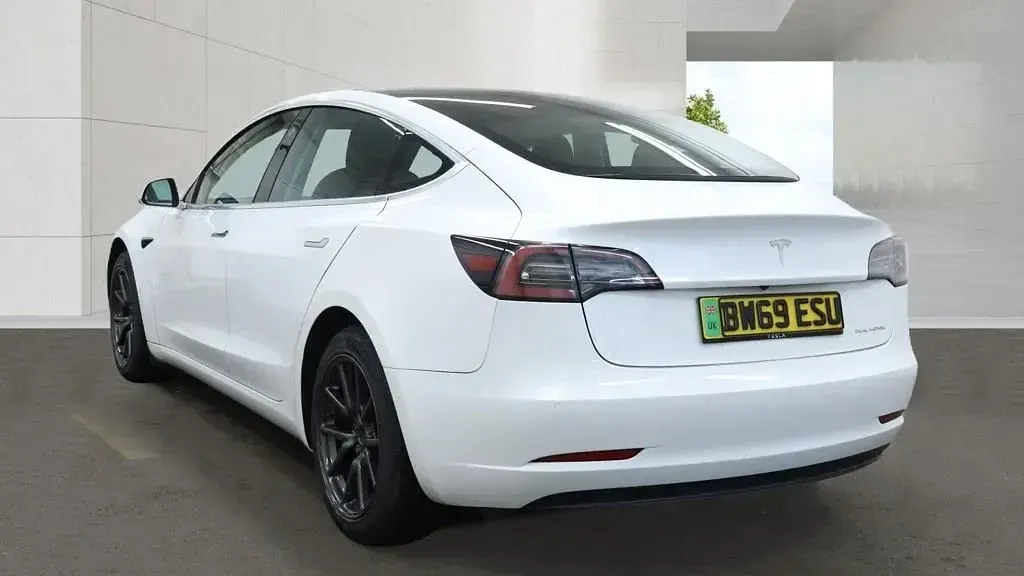 Used Tesla Model 3 Long Range AWD 366 kW (498 HP) 2020 White Sedan