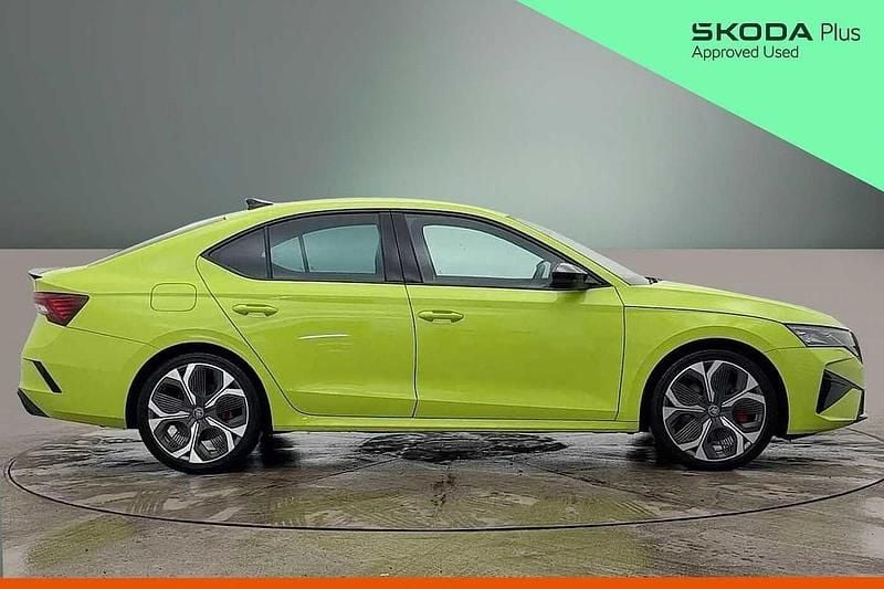 Used Skoda Octavia vRS 195 HP (143 kW) 2025 Hyper green Hatchback