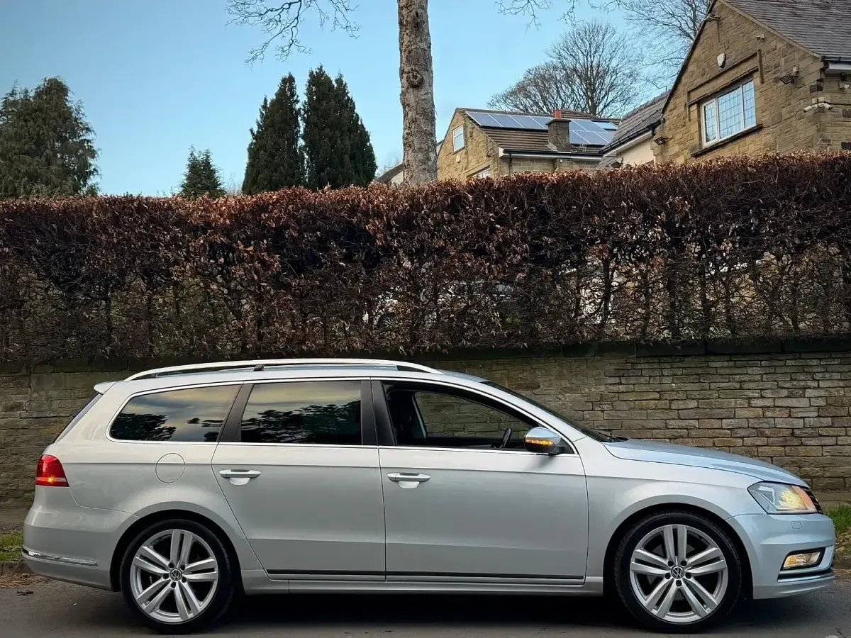 Used VW Passat R-line 140 HP (102 kW) 2013 Silver Estate