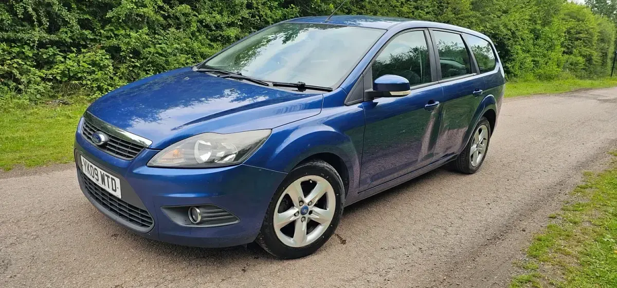 Used Ford Focus Zetec 100 HP (73 kW) 2009 Blue Estate