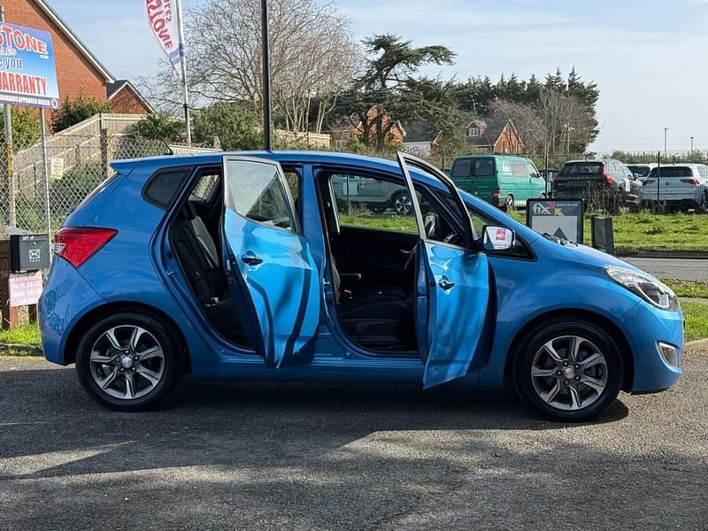 Used Hyundai ix20 SE 125 HP (91 kW) 2016 Blue Hatchback