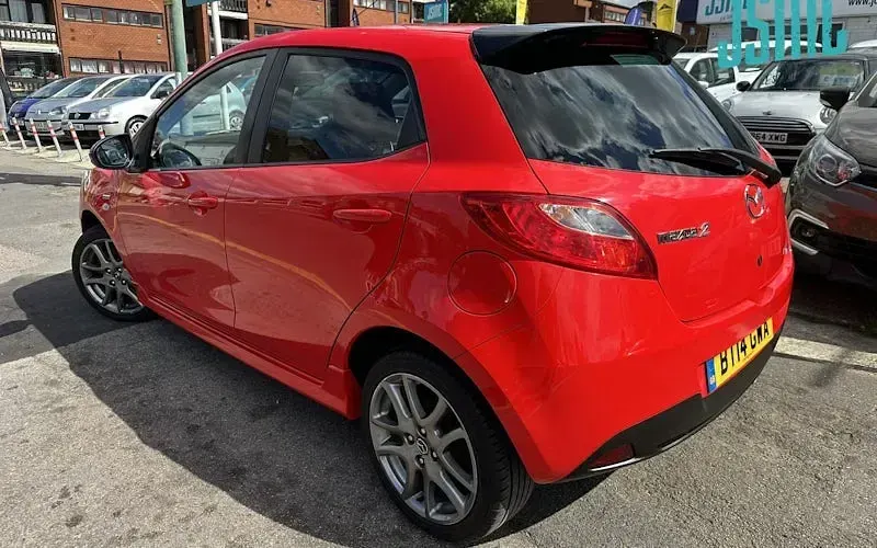 Gebraucht Mazda 2 Edition 84 PS (61 kW) 2014 Rot Kleinwagen
