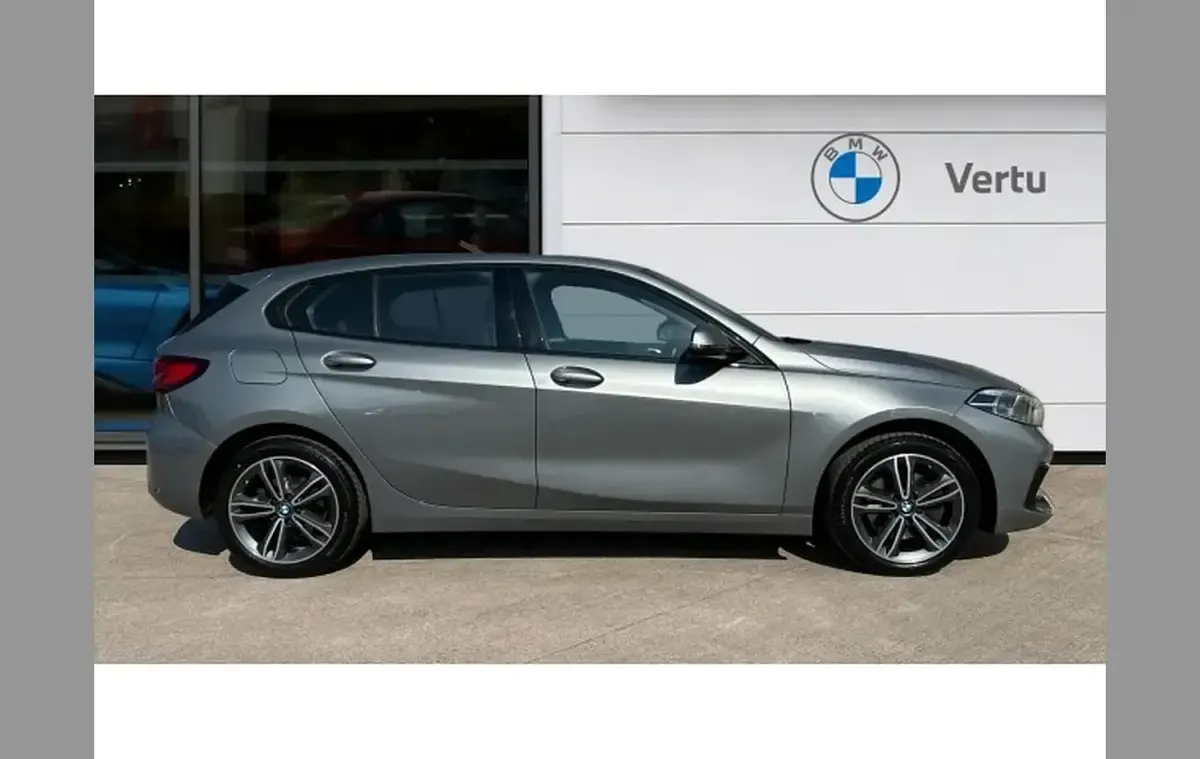 Used BMW 118 Sport Line 136 HP (100 kW) 2023 Grey Hatchback