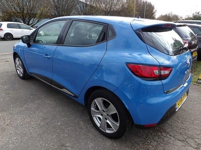 Used Renault Clio IV Dynamique 90 HP (66 kW) 2016 Blue Hatchback