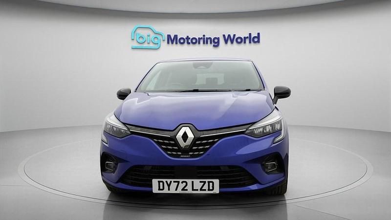 Used Renault Clio V Techno 90 HP (66 kW) 2022 Blue Hatchback