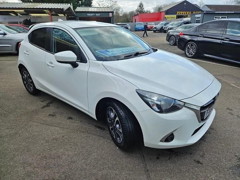 Used Mazda 2 Inclusive 90 HP (66 kW) 2018 White Hatchback