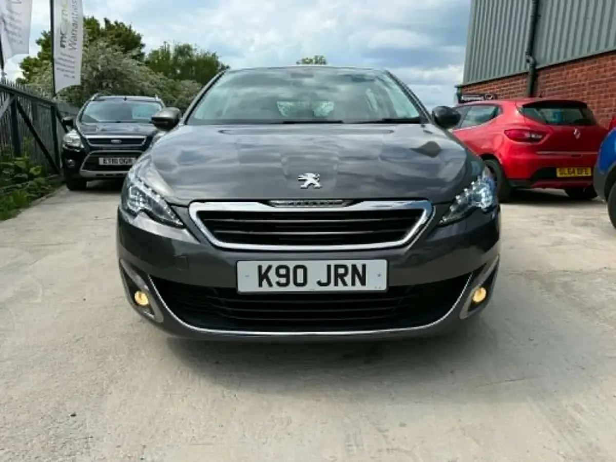 Used Peugeot 308 Allure 120 HP (88 kW) 2016 Grey Hatchback