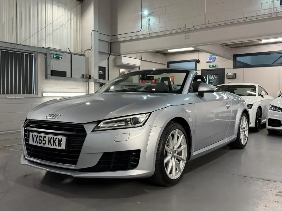 Used Audi TT Roadster Sport 230 HP (169 kW) 2015 Silver Cabriolet