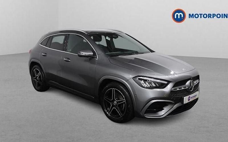 Usado Mercedes GLA200 Executive 163 HP (119 kW) 2025 Cinzento SUV