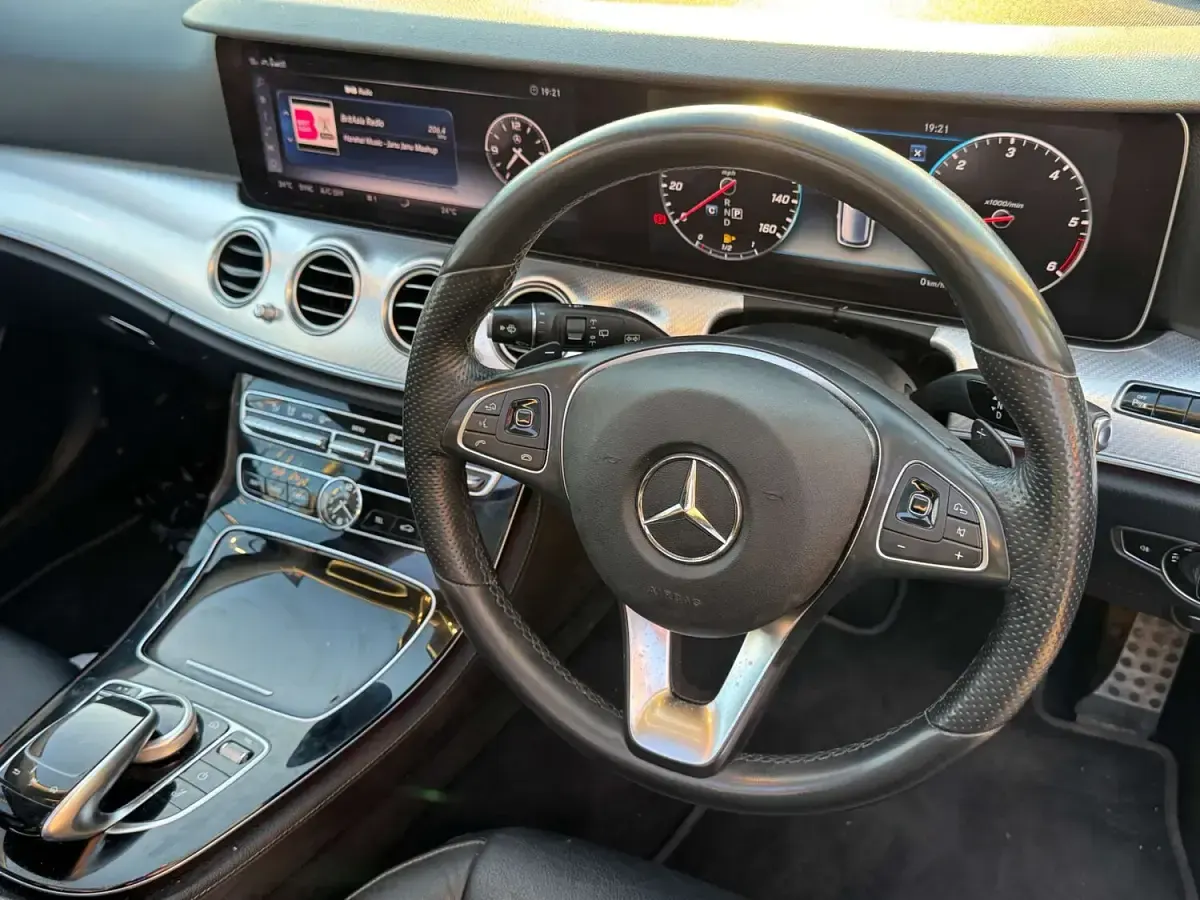 Usado Mercedes E350 Edition 258 HP (189 kW) 2018 Preto Carrinha