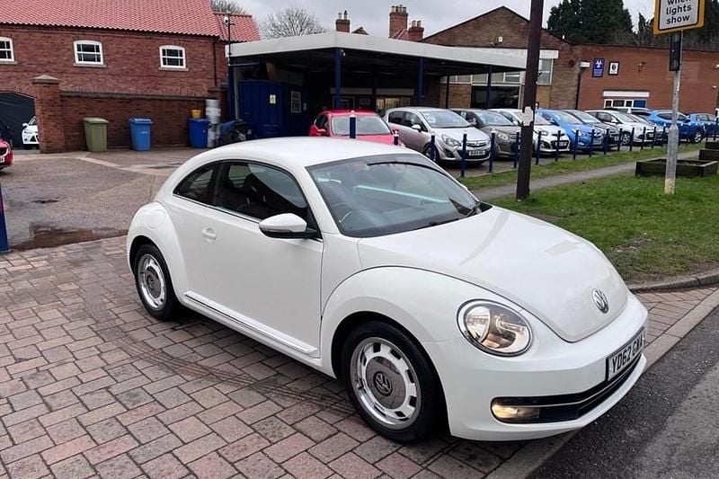 Used VW Beetle Design 105 HP (77 kW) 2012 White Hatchback