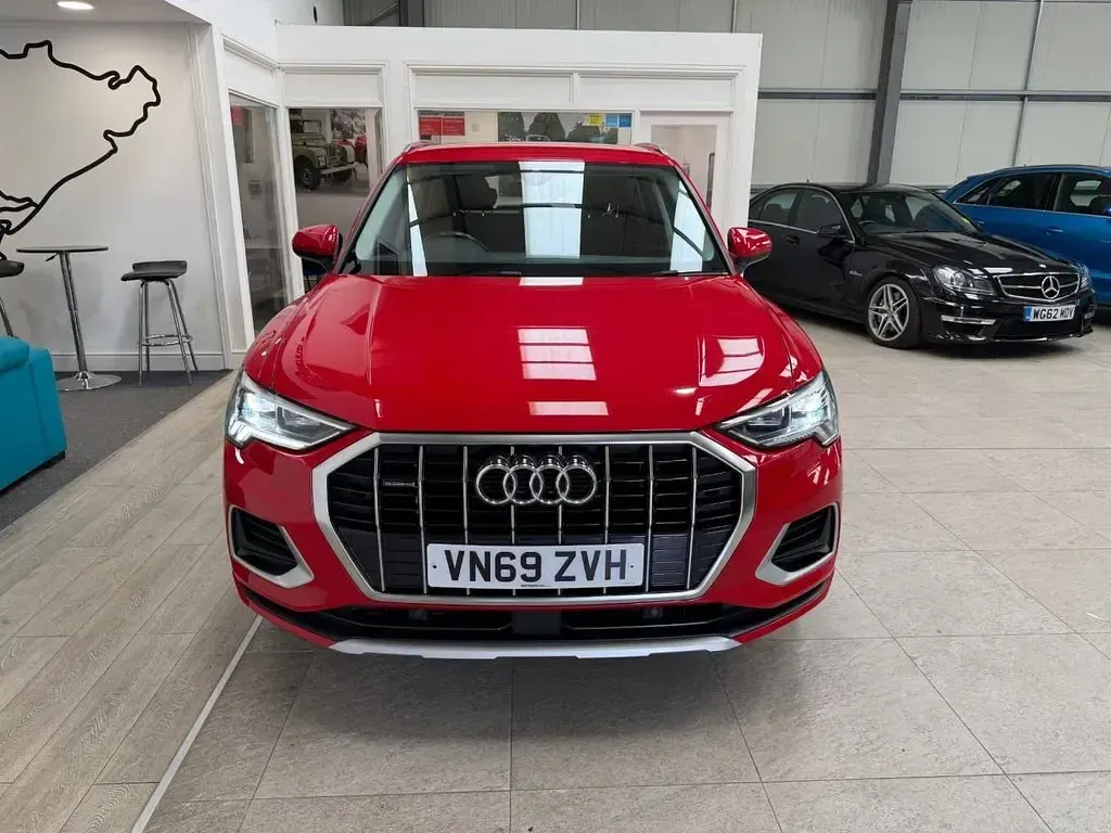 Used Audi Q3 Sport 190 HP (139 kW) 2019 Red SUV