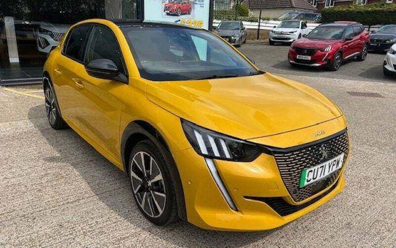 Yellow Used 2021 Peugeot e-208 Premium Hatchback | £14,990 (Fair price) - Image 1/4