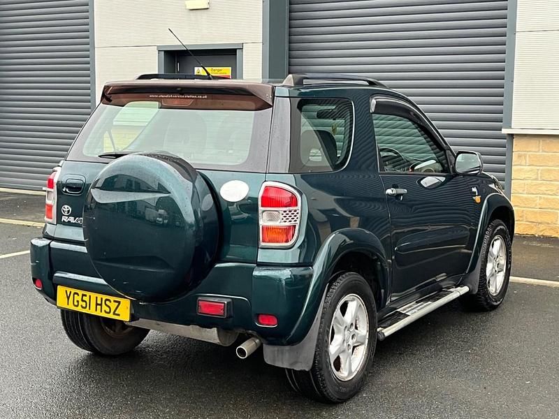 Used Toyota RAV4 2001 Green Estate