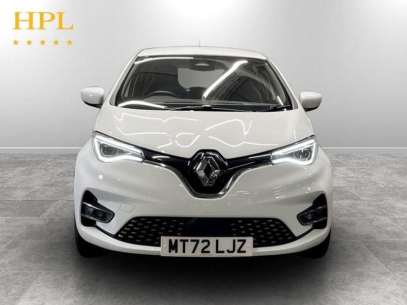 Used Renault Zoe Version S 100 kW (136 HP) 2022 White Hatchback