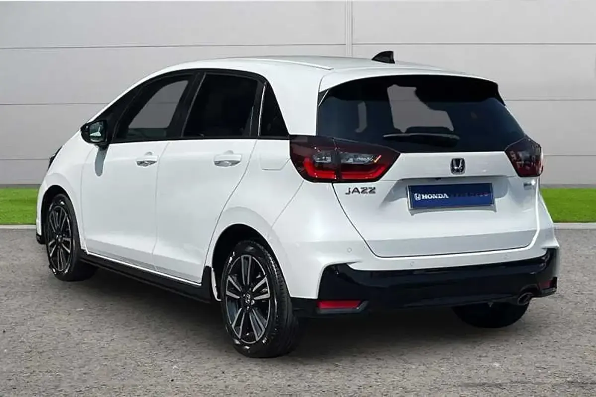 Used Honda Jazz Advance 122 HP (89 kW) 2025 White Hatchback