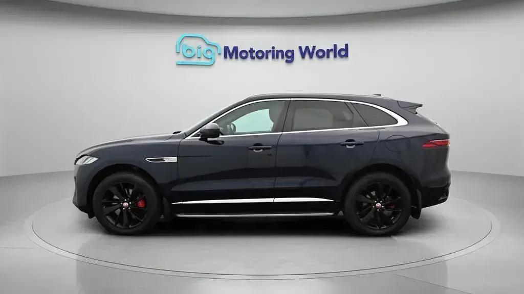 Used Jaguar F-Pace R-Dynamic 404 HP (297 kW) 2022 Blue SUV