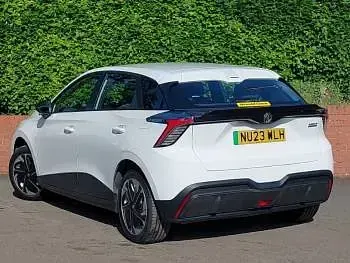 Used MG MG4 EV SE 149 kW (203 HP) 2023 White Hatchback