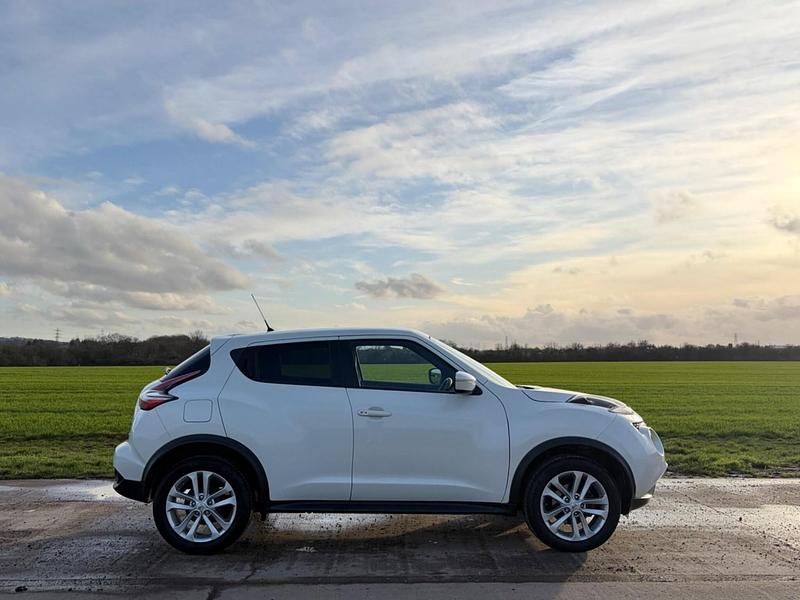 Used Nissan Juke N-Connecta 110 HP (80 kW) 2016 White SUV