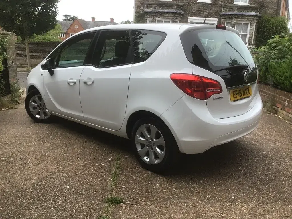 Used Vauxhall Meriva 2016 White MPV