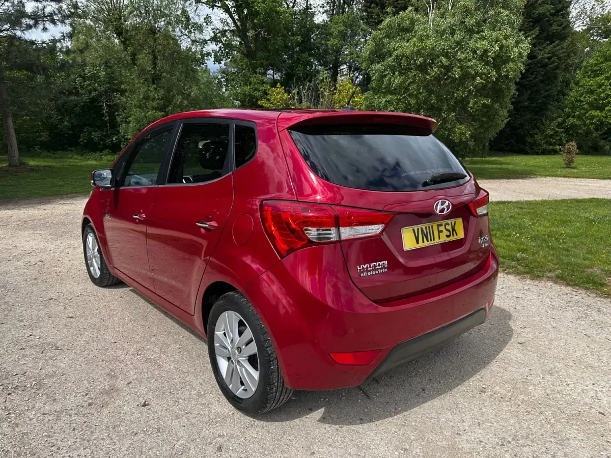 Used Hyundai ix20 Style 2011 Red Hatchback