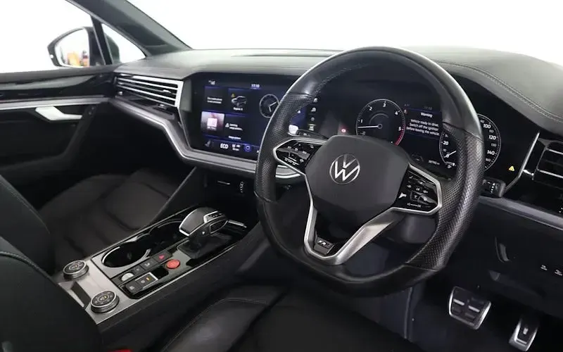 Used VW Touareg Black Edition 286 HP (210 kW) 2021 White SUV