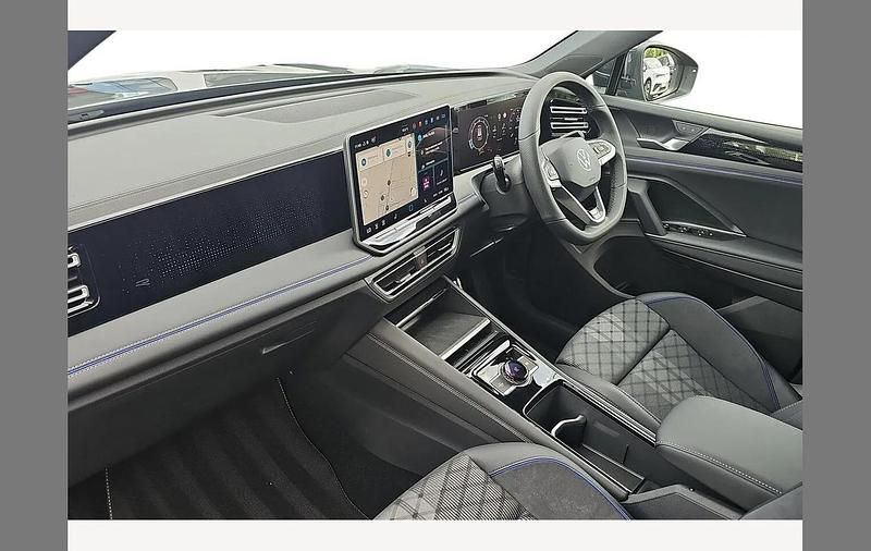 Used VW Tiguan R-line 147 HP (108 kW) 2025 Grey SUV