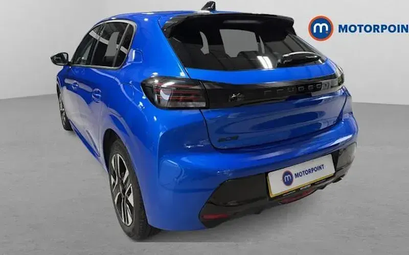 Second-hand Peugeot 208 Allure 101 CP (74 kW) 2025 Albastru Hatchback