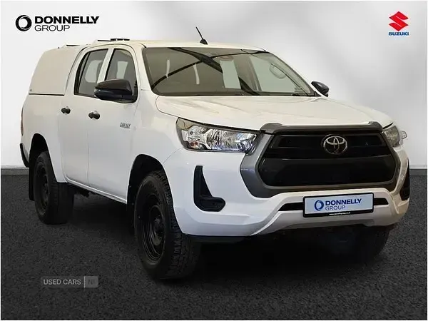 Used Toyota HiLux Active 150 HP (110 kW) 2021 White Pickup