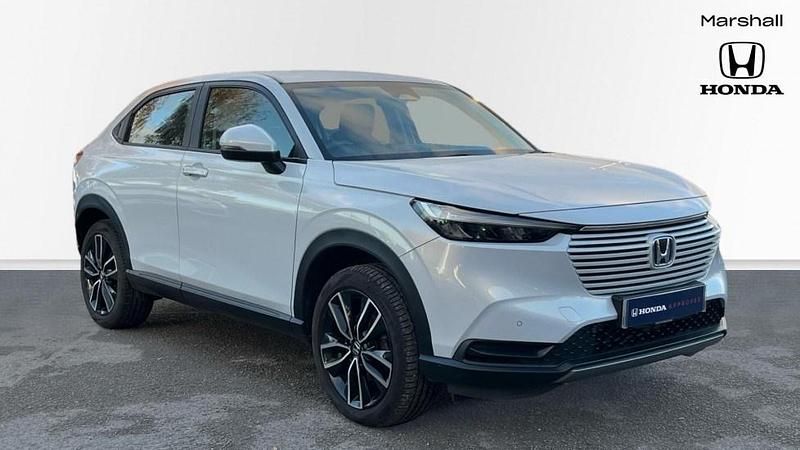 Premium plus paint sunlight white Used 2022 Honda HR-V Elegance SUV | £19,864 (Fair price) - Image 1/4